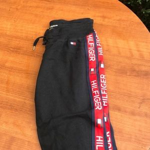 Tommy cute sweats